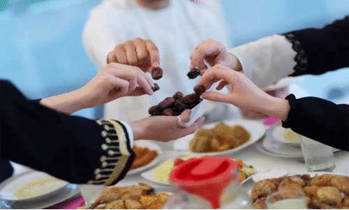 സൗ​ഹൃ​ദ​വും സ്നേ​ഹ​വും പ​ങ്കു​വെ​ച്ച് ഇ​ഫ്താ​ർ ഒ​ത്തു​ചേ​ര​ലു​ക​ൾ