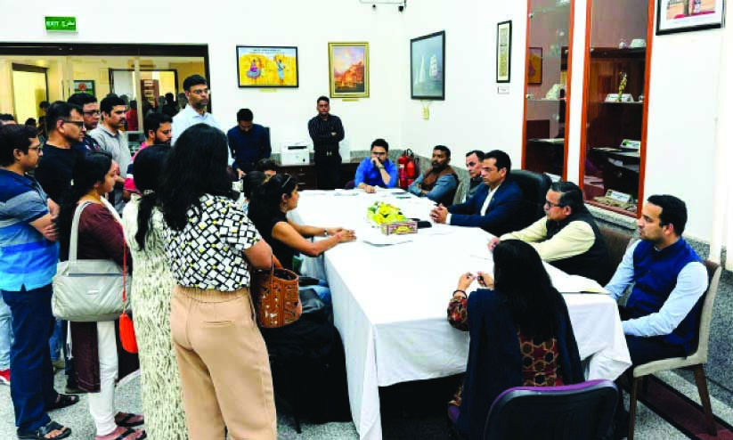 മ​സ്​​ക​ത്ത്​ ഇ​ന്ത്യ​ൻ എം​ബ​സി ഓ​പ​ൺ ഹൗ​സ്​ സം​ഘ​ടി​പ്പി​ച്ചു