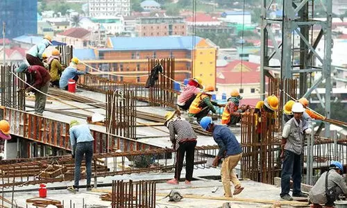 നിർമാണ മേഖലയിൽ തൊഴിൽ വകുപ്പിന്റെ മിന്നൽ പരിശോധനയിൽ മുന്നൂറോളം നിയമലംഘനങ്ങൾ കണ്ടെത്തി