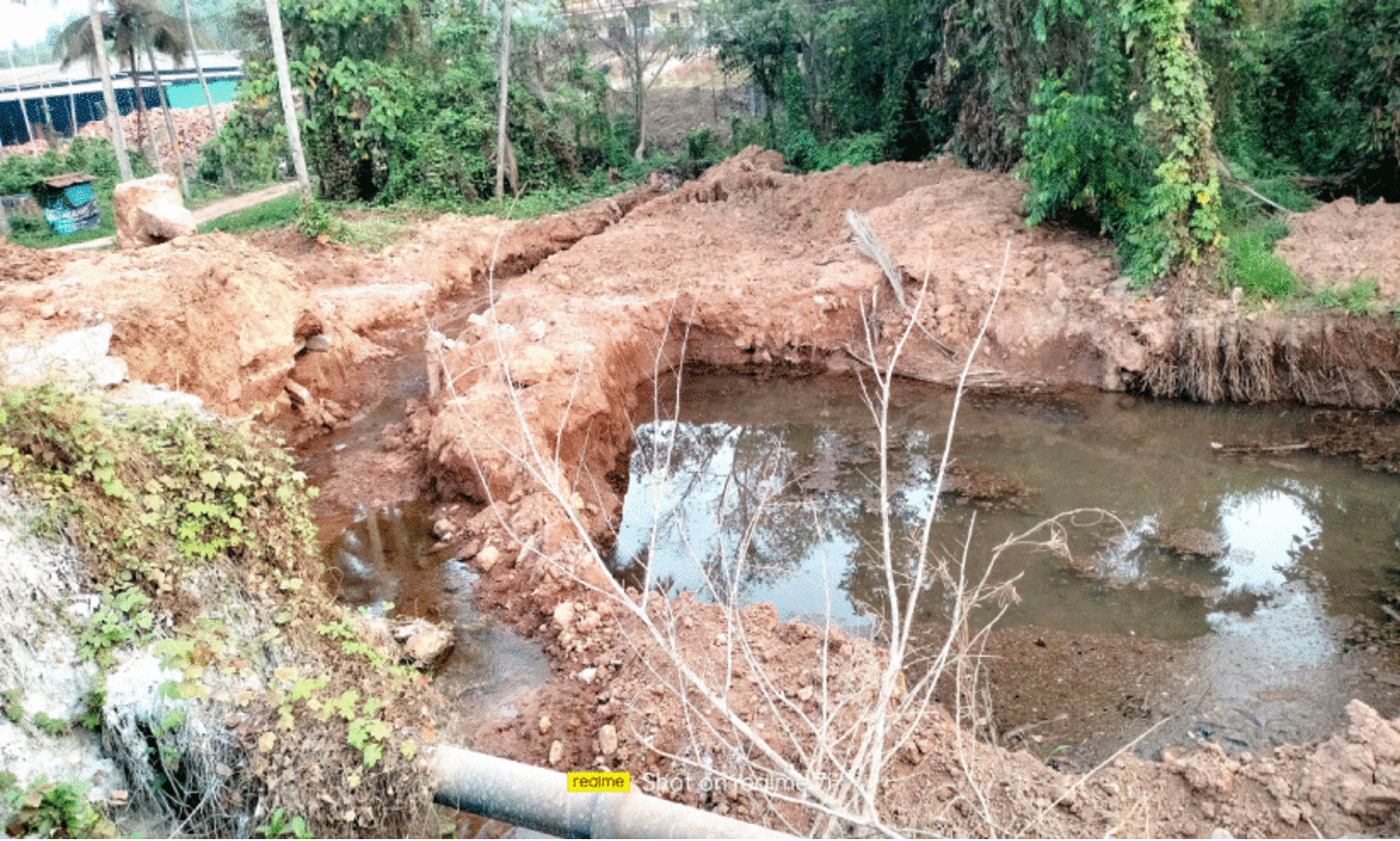 ദേശീയപാത വികസനം; മുറിവേറ്റ് അലക്യം തോട്