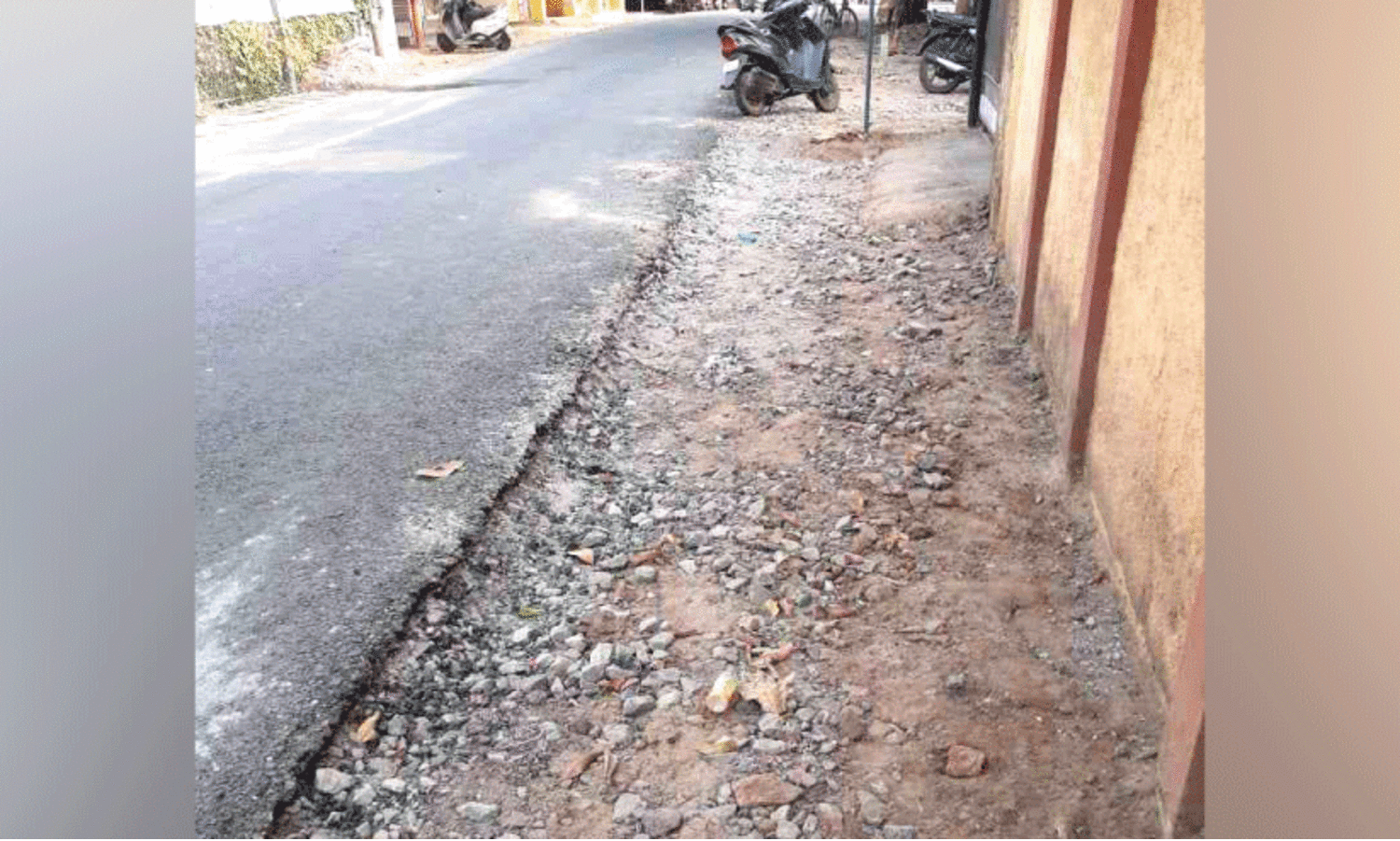 വൈപ്പിൻപടി -ടി.വി. പുരം റോഡിൽ ഓടകൾ നിർമിക്കുന്നില്ലെന്ന്​ പരാതി