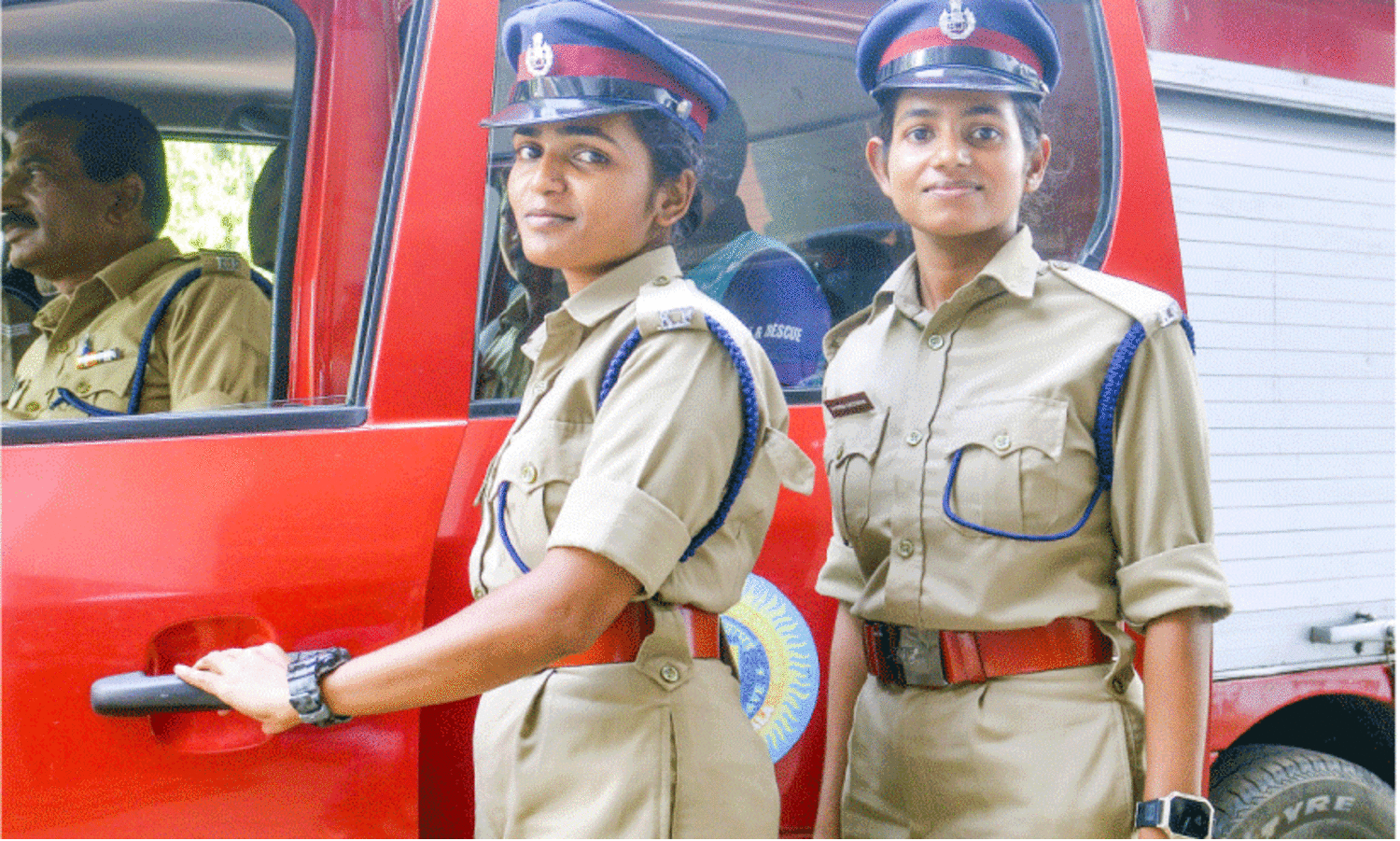 aparnma and geethamol take charge in kottayam fire and rescue