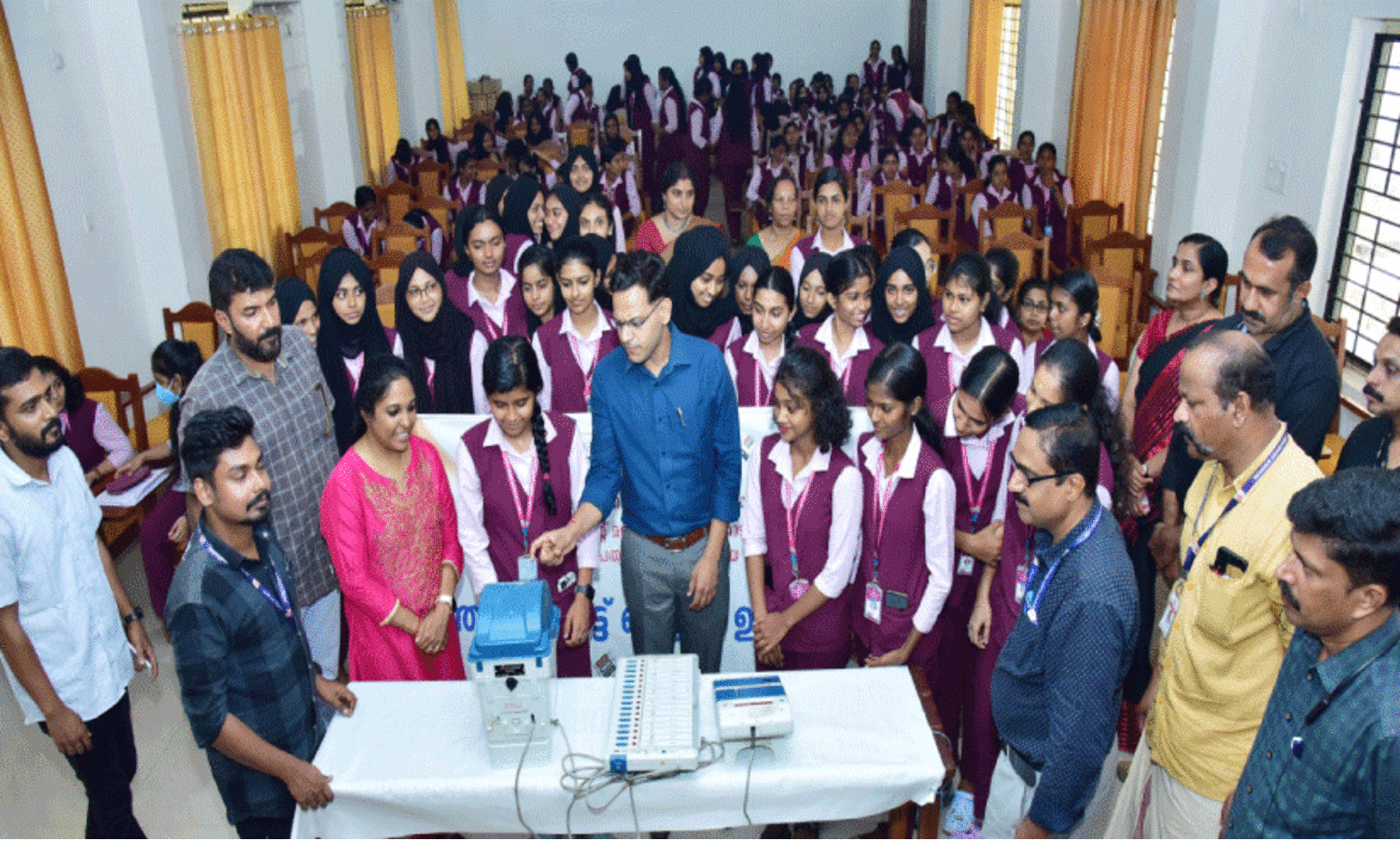 എല്ലാ വിദ്യാര്‍ഥികള്‍ക്കും വോട്ട്; രാജ്യത്ത് തിളങ്ങും കണ്ണൂര്‍