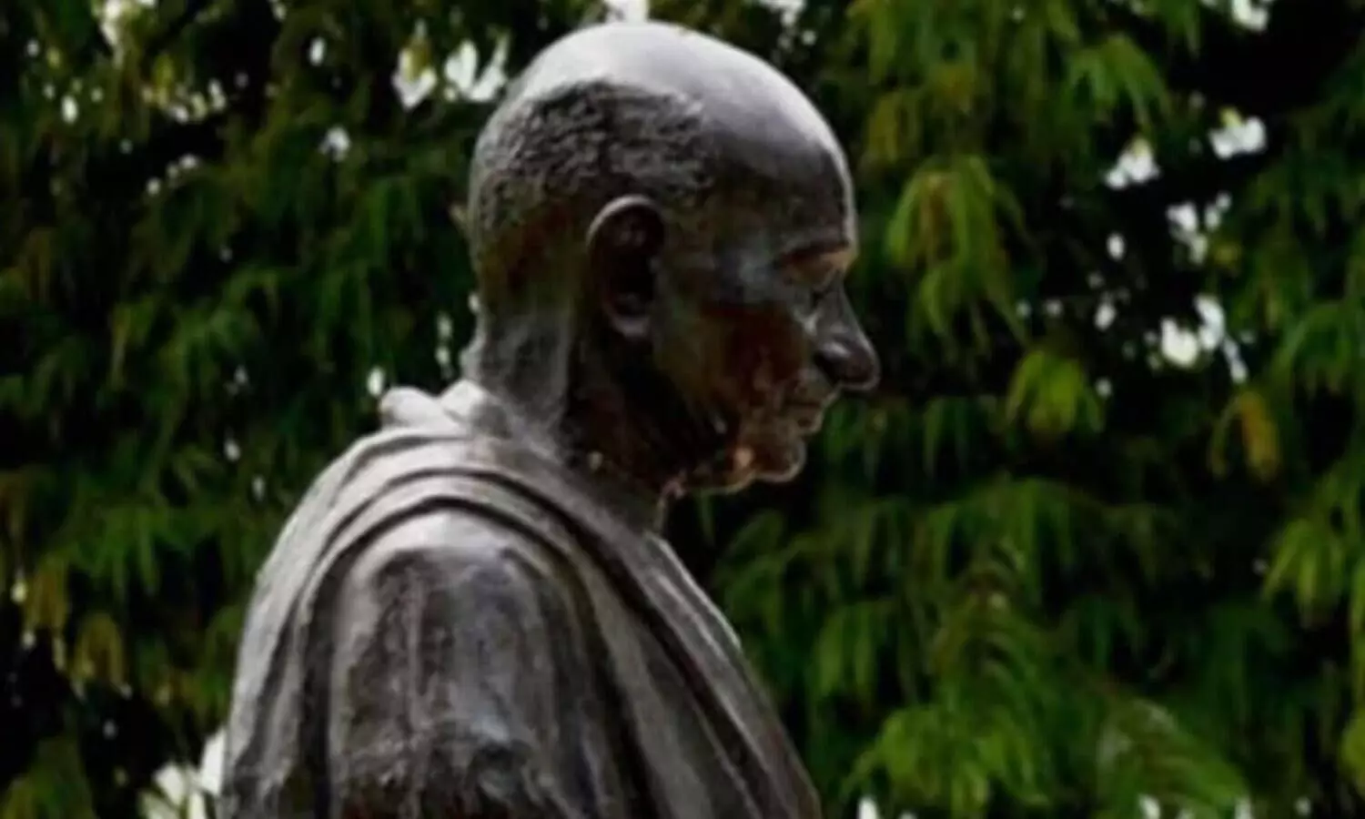 മധ്യപ്രദേശിൽ ഗാന്ധി പ്രതിമ നശിപ്പിച്ച് സാമൂഹിക വിരുദ്ധർ