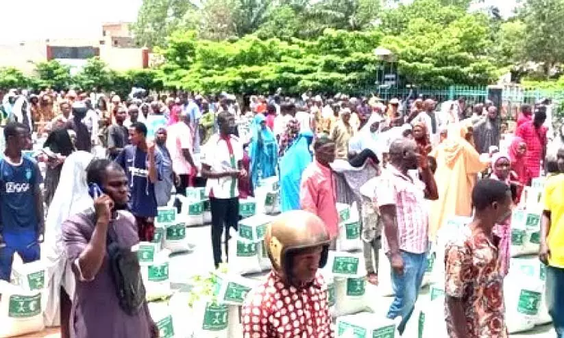 ഭ​ക്ഷ​ണ​ക്കി​റ്റു​ക​ൾ