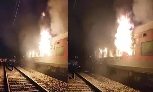 ഹോളി സ്പെഷൽ ട്രെയിനിൽ എ.സി കോച്ചിൽ തീപിടിത്തം