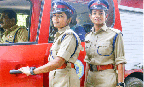 aparnma and geethamol take charge in kottayam fire and rescue