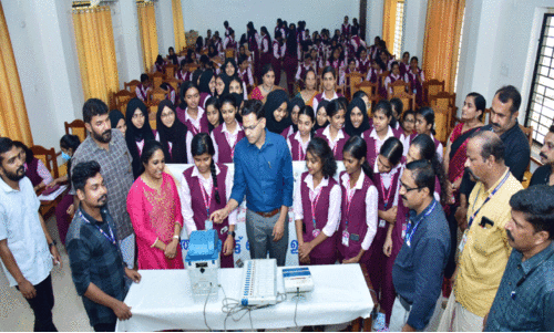 എല്ലാ വിദ്യാര്‍ഥികള്‍ക്കും വോട്ട്; രാജ്യത്ത് തിളങ്ങും കണ്ണൂര്‍