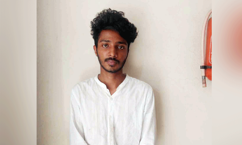 ഓൺലൈൻ തട്ടിപ്പ്; വീട്ടമ്മയിൽനിന്ന് 13 ലക്ഷം തട്ടിയ പ്രതികളിൽ ഒരാൾ പിടിയിൽ ഓൺലൈൻ തട്ടിപ്പ്; വീട്ടമ്മയിൽനിന്ന് 13 ലക്ഷം തട്ടിയ പ്രതികളിൽ ഒരാൾ പിടിയിൽ