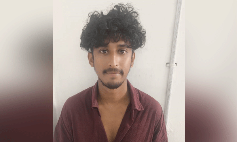 എ​ക്സൈ​സ് സം​ഘ​ത്തെ വാ​ഹ​ന​മി​ടി​പ്പി​ച്ച് അ​പാ​യ​പ്പെ​ടു​ത്താ​ൻ ശ്ര​മം; ഓ​ടിര​ക്ഷ​പ്പെ​ട്ട സം​ഘ​ത്തി​ലെ ഒ​രാ​ൾ പി​ടി​യി​ൽ