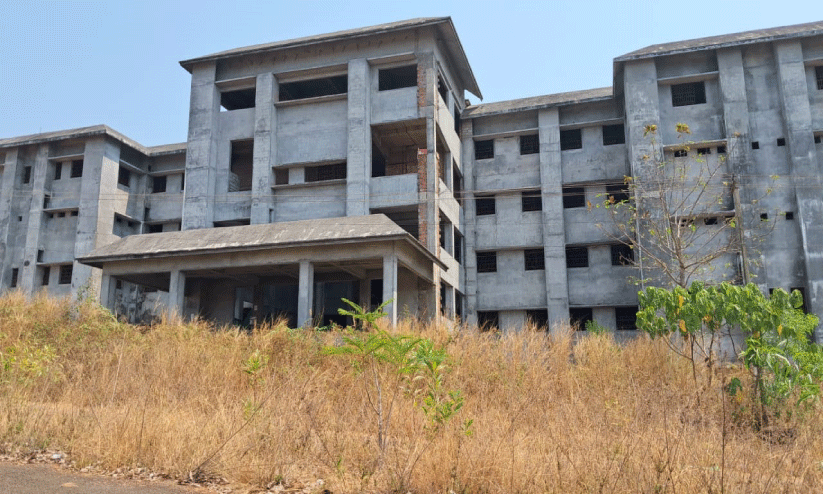 ആര്​ തുണക്കും, ആരെ ചികിത്സിക്കും?