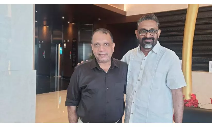 ‘ആട് ജീവിതം’ സിനിമയിൽ കയ്യൊപ്പ് ചാർത്തി മാധ്യമ പ്രവർത്തകനായിരുന്ന മുന് ജിദ്ദ പ്രവാസി ‘ആട് ജീവിതം’ സിനിമയിൽ കയ്യൊപ്പ് ചാർത്തി മാധ്യമ പ്രവർത്തകനായിരുന്ന മുന് ജിദ്ദ പ്രവാസി