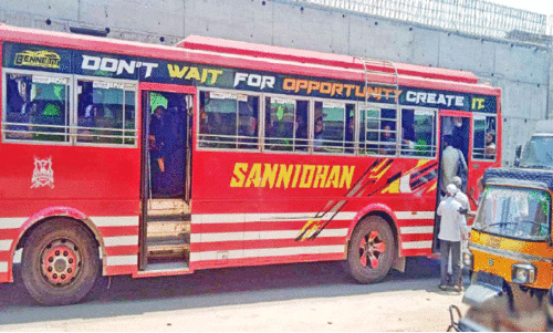 കണ്ണൂർ-നടാൽ റൂട്ടിൽ ബസ് സമരം പൂർണം; ജനം പെരുവഴിയിൽ