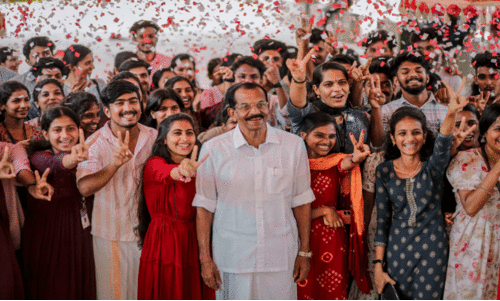 പ്രചാരണച്ചൂടിൽ മുന്നേറി കാ​സ​ർ​കോട്ടെ സ്ഥാനാർഥികൾ