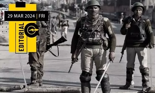 അ​മ​ർ​ഷ​ത്തി​ൽ പു​ക​യു​ന്ന അ​ത്യു​ത്ത​ര ദേ​ശം