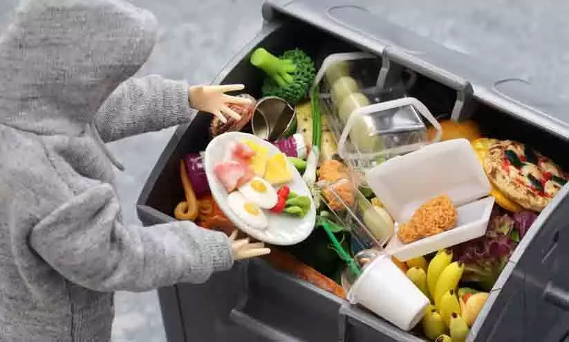 ലോകത്ത് ഏറ്റവും കൂടുതൽ ഭക്ഷണം പാഴാക്കുന്നത് വീടുകളിലുള്ളവർ; 2022ൽ കുപ്പയിലെറിഞ്ഞത് ആകെ ഭക്ഷണത്തിന്റെ അഞ്ചിലൊന്ന്