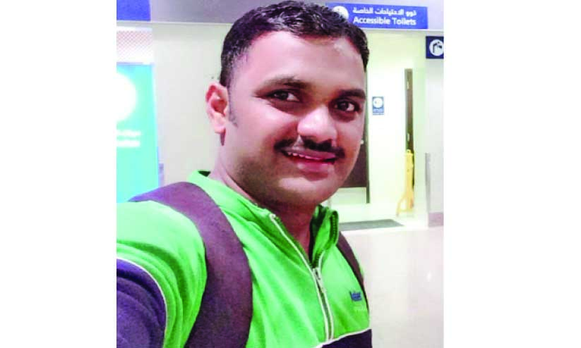 അ​പ​ക​ട​ത്തി​ൽ മു​ഖം ത​ക​ർ​ന്ന യു​വാ​വി​ന്​ പു​തു​മു​ഖം സ​മ്മാ​നി​ച്ച്​ ആ​സ്റ്റ​ര്‍