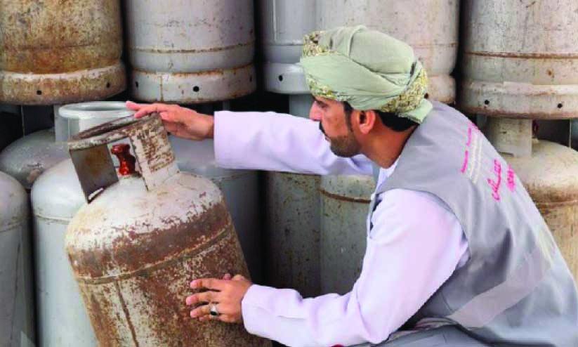 ഗ്യാ​സ്    ഫാ​ക്ട​റി​ക​ളി​ൽ    പ​രി​ശോ​ധ​ന    ന​ട​ത്തി