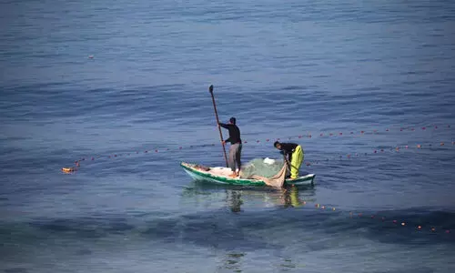 ‘എന്റെ ജീവ​നേക്കാൾ വലുതാണ് മക്കളുടെ വിശപ്പടക്കൽ; ബോംബുകൾ വർഷിക്കുമ്പോഴും ഞാൻ കടലിൽ പോകും’