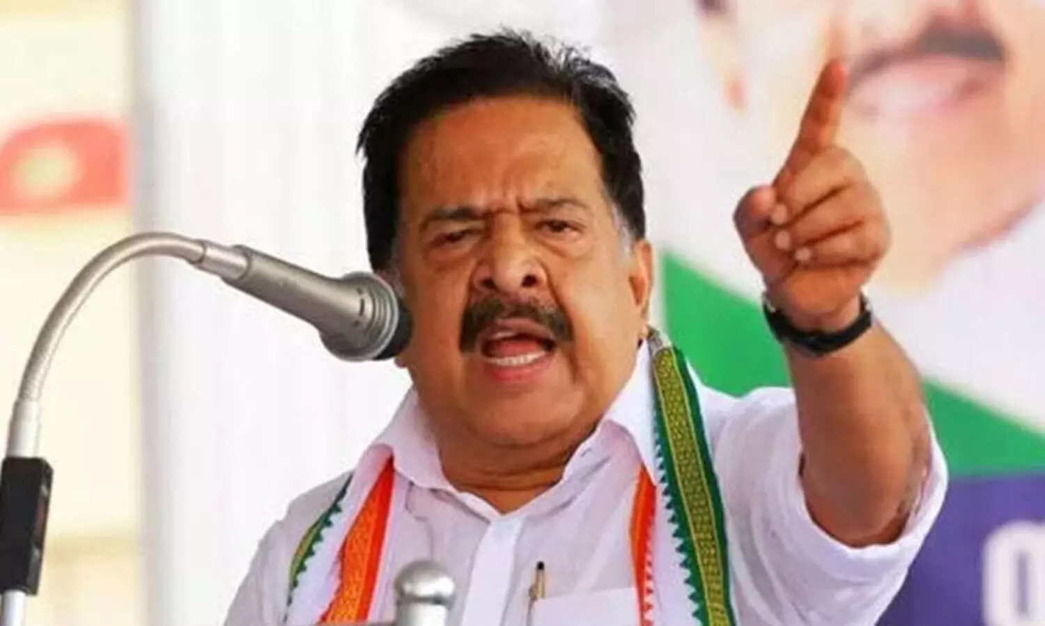 ആദായനികുതി വകുപ്പിനെ ഉപയോഗിച്ച് കോണ്‍ഗ്രസിനെ തറപറ്റിക്കാമെന്നത് വെറും വ്യാമോഹമെന്ന് രമേശ് ചെന്നിത്തല