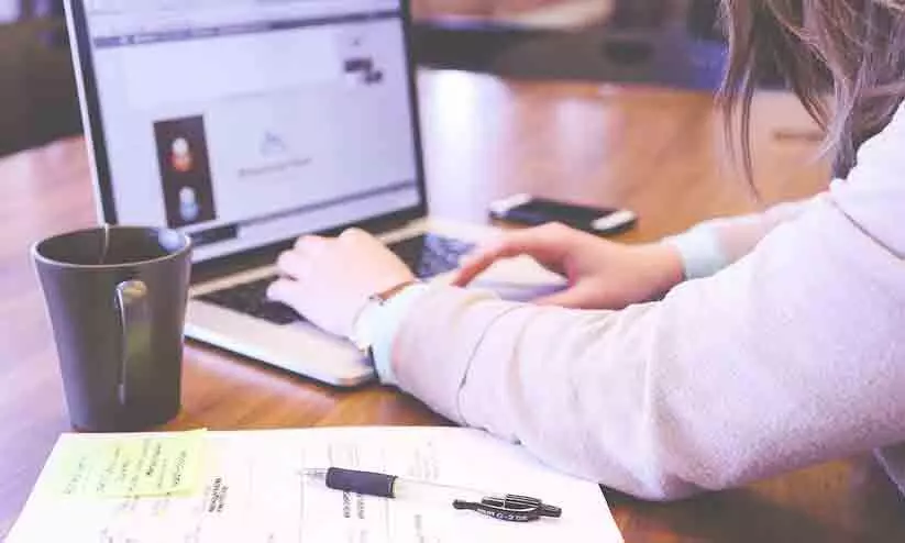 പ്രായത്തിന്റെയും വംശത്തിന്റെയും പേരിൽ വിവേചനം; ജോലിയിൽ നിന്ന് പിരിച്ചുവിട്ട് പകരം ഇന്ത്യക്കാരെ നിയമിക്കുന്നു -ടി.സി.എസിനെതിരെ യു.എസ് ടെക്കികൾ