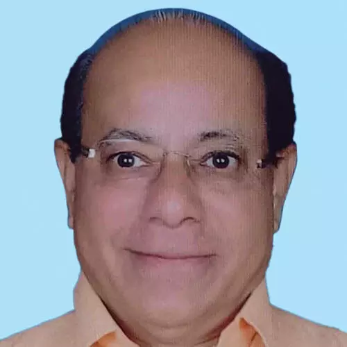 ക​രു​ണാ​ക​ര​ന്‍ നാ​യ​