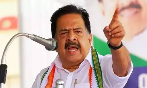 ആദായനികുതി വകുപ്പിനെ ഉപയോഗിച്ച് കോണ്‍ഗ്രസിനെ തറപറ്റിക്കാമെന്നത് വെറും വ്യാമോഹമെന്ന് രമേശ് ചെന്നിത്തല