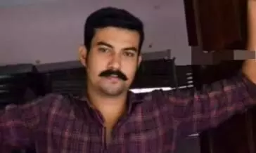 സഹകരണ ബാങ്ക് മുൻ ജീവനക്കാരനെ മരിച്ച നിലയിൽ കണ്ടെത്തി സഹകരണ ബാങ്ക് മുൻ ജീവനക്കാരനെ മരിച്ച നിലയിൽ കണ്ടെത്തി