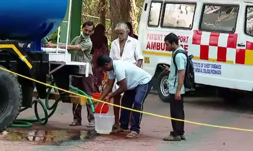 കോഴിക്കോട് മെഡിക്കൽ കോളജിലെ ജല വിതരണം വീണ്ടും നിലച്ചു കോഴിക്കോട് മെഡിക്കൽ കോളജിലെ ജല വിതരണം വീണ്ടും നിലച്ചു