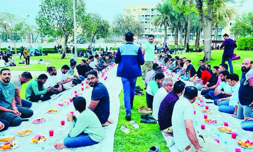 നടുവണ്ണൂർ നിവാസികൾ ഇഫ്താർ സംഗമം നടത്തി നടുവണ്ണൂർ നിവാസികൾ ഇഫ്താർ സംഗമം നടത്തി