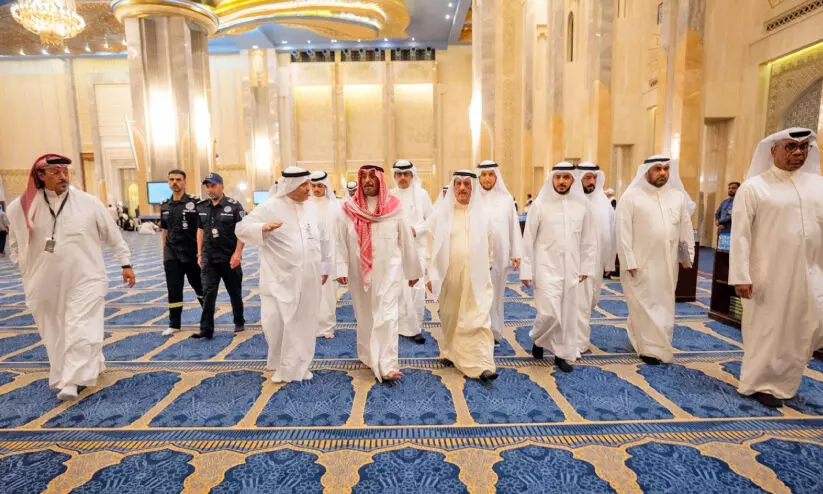 റമദാൻ അവസാന പത്തിൽ പ്രാർഥനകളിൽ മുഴുകി വിശ്വാസികൾ റമദാൻ അവസാന പത്തിൽ പ്രാർഥനകളിൽ മുഴുകി വിശ്വാസികൾ