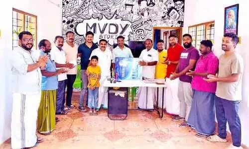 idam pravasi kootayma gifted fan to mavudi friends library