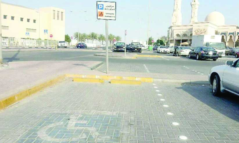 അം​ഗ​വൈ​ക​ല്യ​മു​ള്ള​വ​ർ​ക്കാ​യി നി​ശ്ച​യി​ച്ചി​ട​ത്ത് വാ​ഹ​നം പാ​ർ​ക്ക് ചെ​യ്താ​ൽ ക​ന​ത്ത പി​ഴ