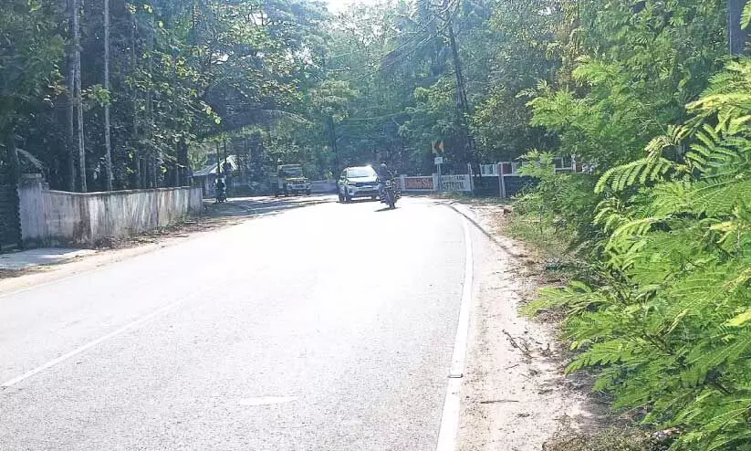 അപകടവളവ് അപകടവളവ്