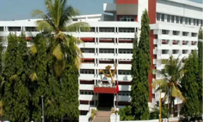 സി.പി.എമ്മിന് വ്യാജ അക്കൗണ്ടുകൾ ഉണ്ടെന്ന പ്രചാരണം വസ്തുതാ വിരുദ്ധമെന്ന് സംസ്ഥാന സെക്രട്ടേറിയറ്റ്