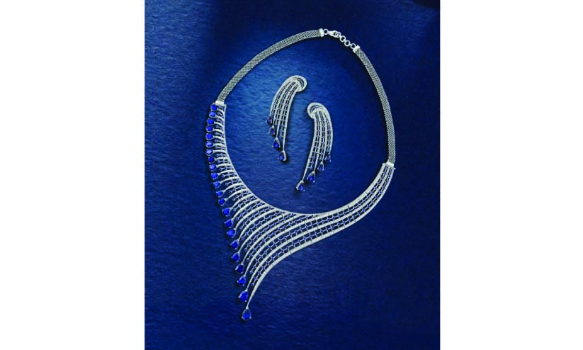 ജോ​യ് ആ​ലു​ക്കാ​സി​ൽ അ​ഡ്വാ​ന്‍സ് പ്രീ ​ബു​ക്ക് ഓ​ഫ​ര്‍