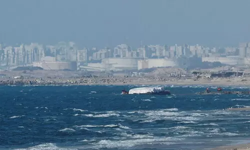 ഗ​സ്സ​യി​ലെ​ത്തി​യ സ​ഹാ​യ​ക്ക​പ്പ​ൽ ഭ​ക്ഷ്യ​വ​സ്തു​ക്ക​ളി​റ​ക്കാ​തെ മ​ട​ങ്ങു​ന്നു