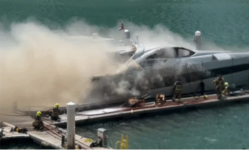 luxury yatch got fire in dubai