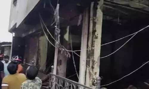 Fire breaks out in tailor shop in Maharashtra; Seven people, including children, died of suffocation Fire breaks out in tailor shop in Maharashtra; Seven people, including children, died of suffocation