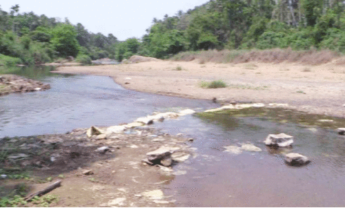 ഇ​രു​വ​ഴി​ഞ്ഞി​പ്പു​ഴ