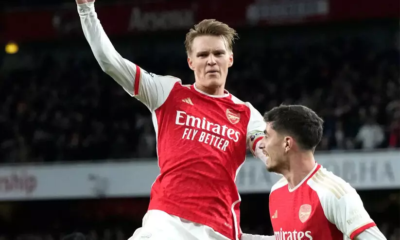 ല്യൂട്ടനെ വീഴ്ത്തി ആഴ്സണൽ വീണ്ടും തലപ്പത്ത് ല്യൂട്ടനെ വീഴ്ത്തി ആഴ്സണൽ വീണ്ടും തലപ്പത്ത്