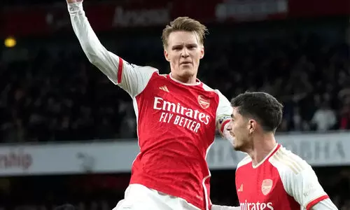 ല്യൂട്ടനെ വീഴ്ത്തി ആഴ്സണൽ വീണ്ടും തലപ്പത്ത്