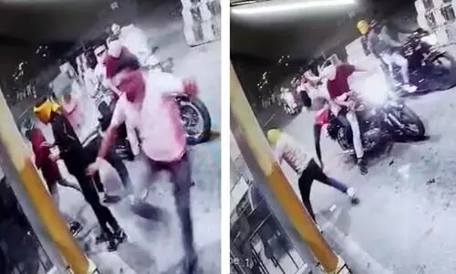 In Madhya Pradesh, toll plaza employees fell into a well while fleeing from the assailants.