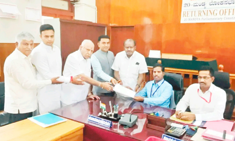 HD kumara swami gives election nomination