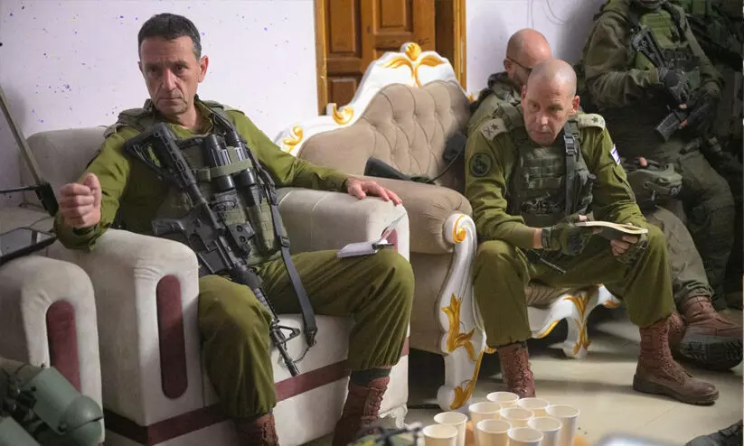 ഇറാന്റെ ഭീഷണി: അവശ്യസാധനങ്ങൾ വാങ്ങിക്കൂട്ടി ഇസ്രായേലുകാർ, ജി.പി.എസ് സംവിധാനം തടസ്സപ്പെട്ടു; പരിഭ്രാന്തരാകരുതെന്ന് സൈനിക വക്താവ് ഇറാന്റെ ഭീഷണി: അവശ്യസാധനങ്ങൾ വാങ്ങിക്കൂട്ടി ഇസ്രായേലുകാർ, ജി.പി.എസ് സംവിധാനം തടസ്സപ്പെട്ടു; പരിഭ്രാന്തരാകരുതെന്ന് സൈനിക വക്താവ്