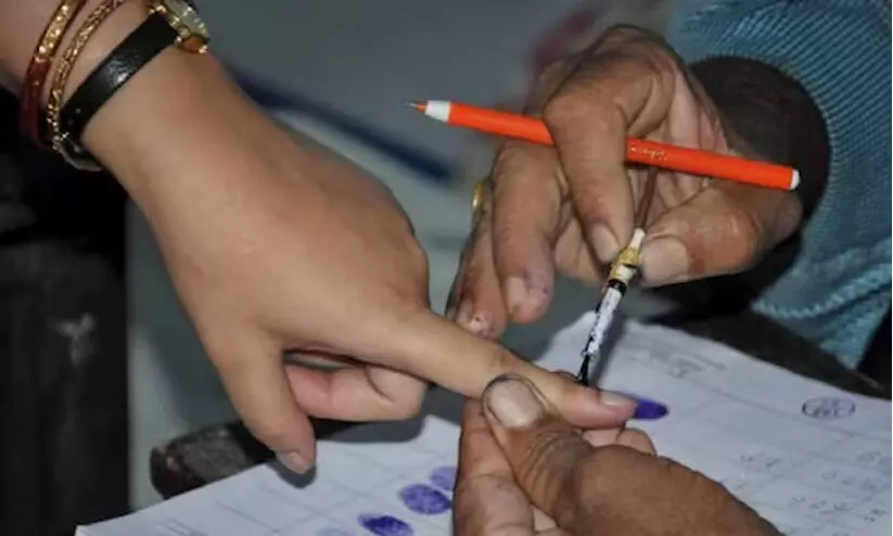 ലോക്സഭ തെരഞ്ഞെടുപ്പ്: സൂക്ഷ്മ പരിശോധനയില് 86 പേരുടെ പത്രിക തള്ളി ലോക്സഭ തെരഞ്ഞെടുപ്പ്: സൂക്ഷ്മ പരിശോധനയില് 86 പേരുടെ പത്രിക തള്ളി