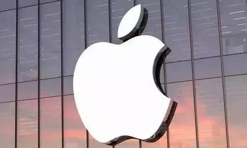 കാർ, സ്മാർട്ട് വാച്ച് ഡിസ്പ്ലേ പ്രൊജക്ടുകൾ നിർത്തി; 600 തൊഴിലാളികളെ പിരിച്ചുവിട്ട് ആപ്പിൾ