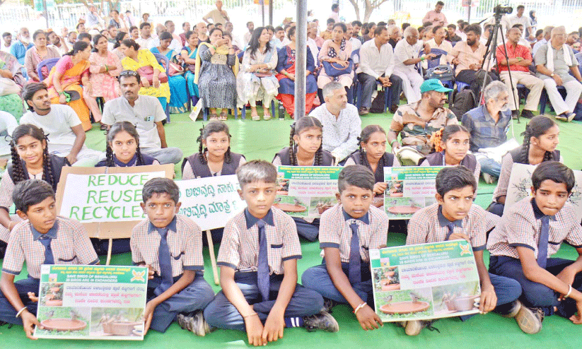 ജല ദുരുപയോഗം; ബംഗളൂരുവിൽ 362 പേർക്ക് പിഴ ജല ദുരുപയോഗം; ബംഗളൂരുവിൽ 362 പേർക്ക് പിഴ