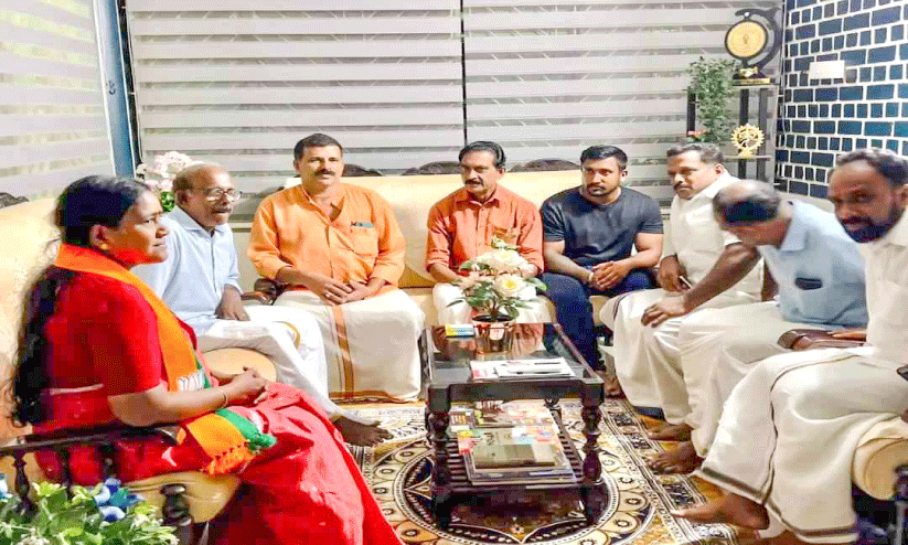 സി.പി.എം അംഗത്തിന്‍റെ എൻ.ഡി.എ സ്ഥാനാർഥിയുമായുള്ള കൂടിക്കാഴ്ച വിവാദത്തിൽ