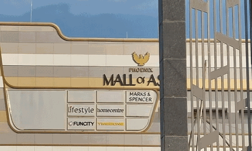 ഫി​നി​ക്സ് മാ​ൾ സ​ർ​വി​സ് റോ​ഡി​ൽ ഇ​രു​ദി​ശ​യി​ലും സ​ഞ്ച​രി​ക്കാം